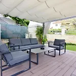 Apartman With Garden And Bbq In Umag