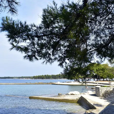 With Garden And Bbq In * Umag