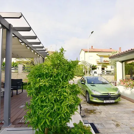 With Garden And Bbq In Apartman *